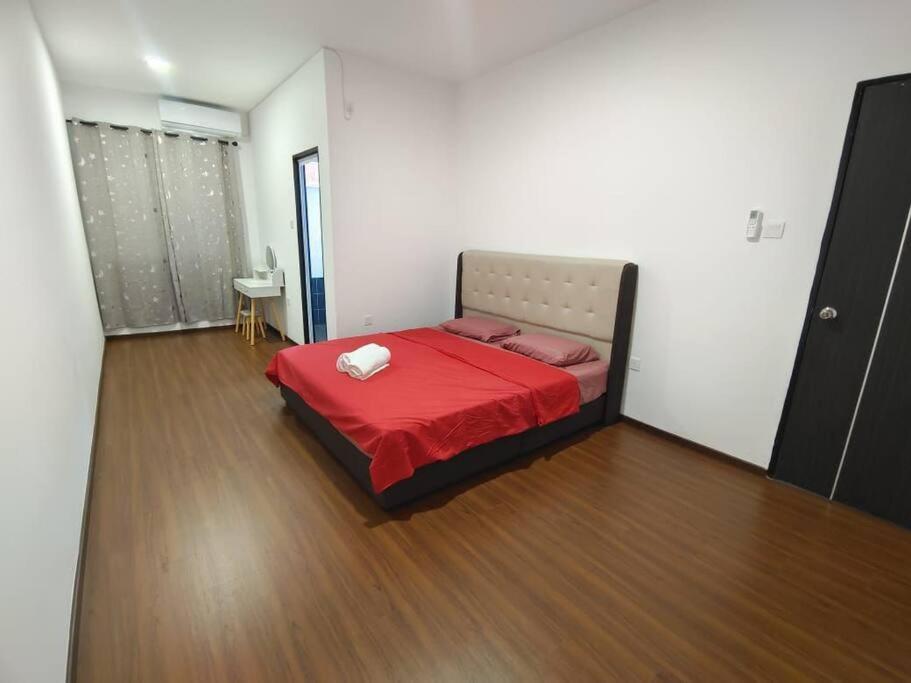 Sakura Homestay 5 Bedrooms - Spring Lopeng 14 Pax 미리 외부 사진