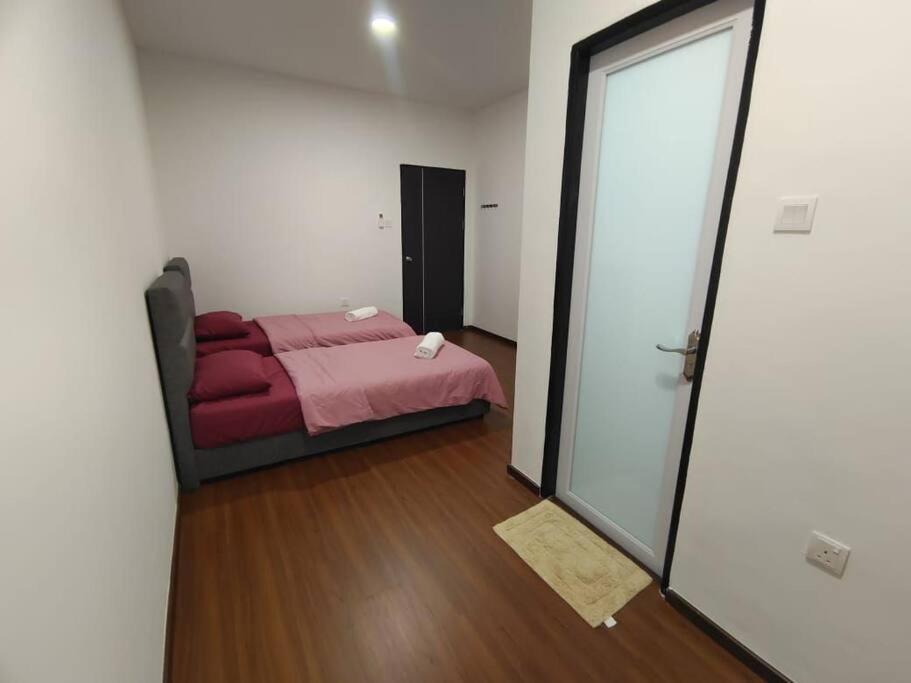 Sakura Homestay 5 Bedrooms - Spring Lopeng 14 Pax 미리 외부 사진